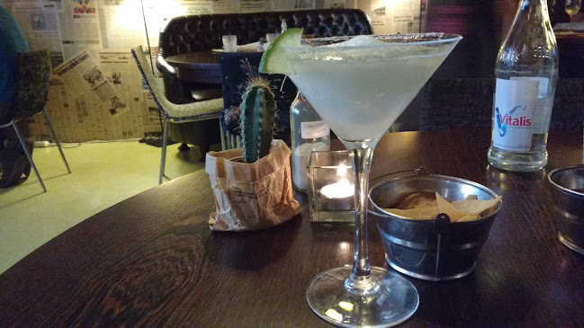 R. de Adolfo Casais Monteiro 135, 4050-101 Porto