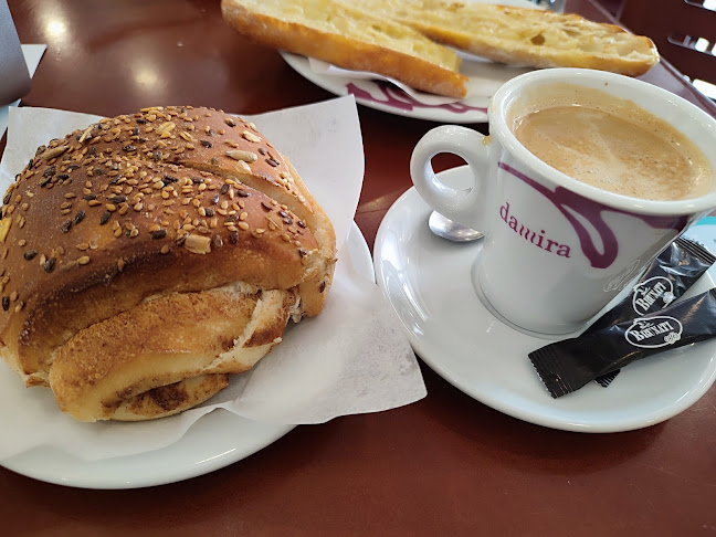 Comentarii opinii despre Confeitaria Damira