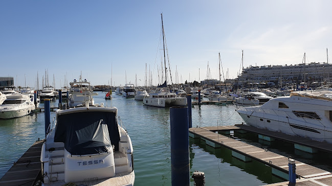 uniko Marina Restaurant Lounge - Gastronomia e hotelaria