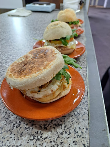 R. Comendador Artur Cupertino de Miranda, 4760-590 Louro