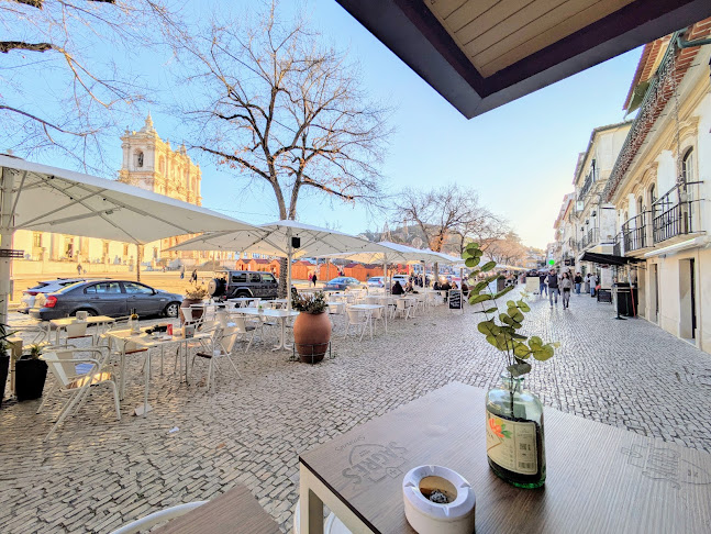 Praça 25 de Abril 57 2460, Alcobaça