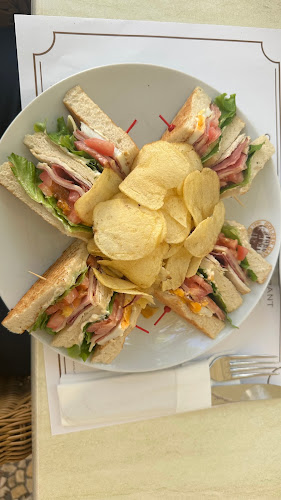 Golden Gate Grand Café - Gastronomia e hotelaria
