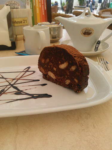 Golden Gate Grand Café - Gastronomia e hotelaria