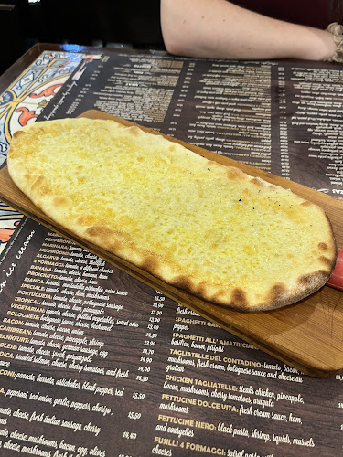 Ed Mar Azul, Av. Tomás Cabreira, 8500-802 Portimão