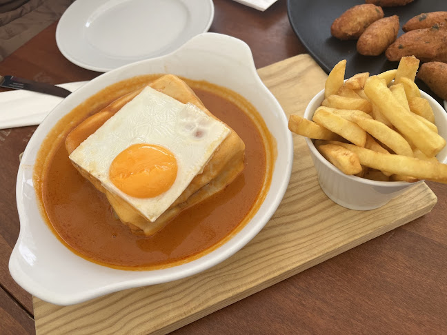 Praça dos Poveiros 122, 4000-393 Porto