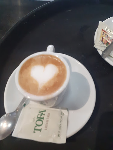 Opinii despre 3°estação café în Funchal - Gastronomia e hotelaria