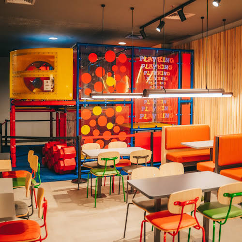 a, R. Sara Afonso 117 105 Loja 1.129, 4460-841 Matosinhos