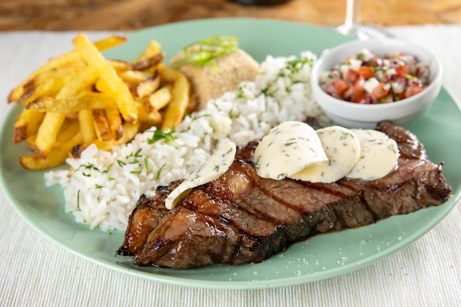 R. Saraiva de Carvalho 115, 1250-242 Lisboa