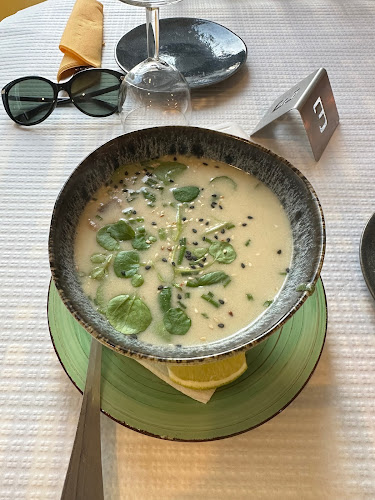 Royal Thai - Gastronomia e hotelaria