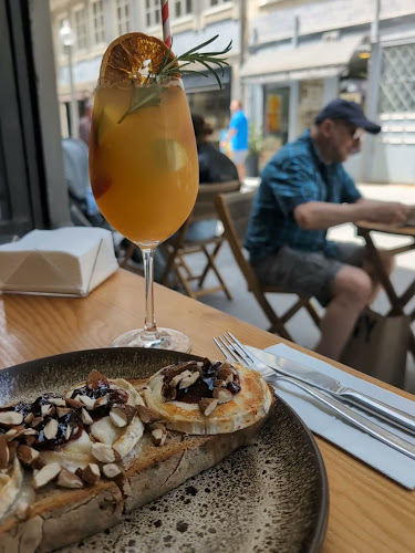 Opinii despre Mercador Café & Brunch în Porto - Gastronomia e hotelaria