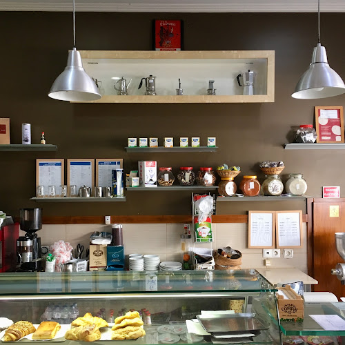 Opinii despre Cafeteria Polanca Cafés Torrados e Misturas în Porto - Gastronomia e hotelaria