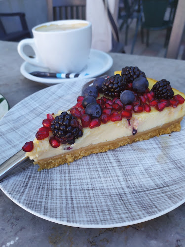 Av. Dr. Miguel Bombarda 6, 2710-590 Sintra