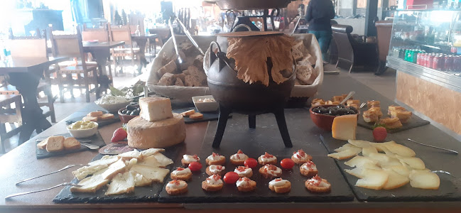 No Mercado Serrano, 961 354 160, R. Montes Hermínios nº42, 6200-370 Covilhã