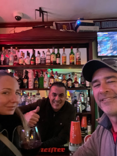 Merlins Bar Phone number