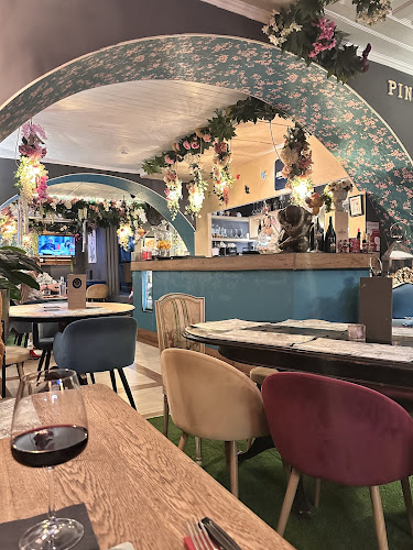 São Pedro Fusion Restaurant cozinha portuguesa e brasileira Pinseria Romana