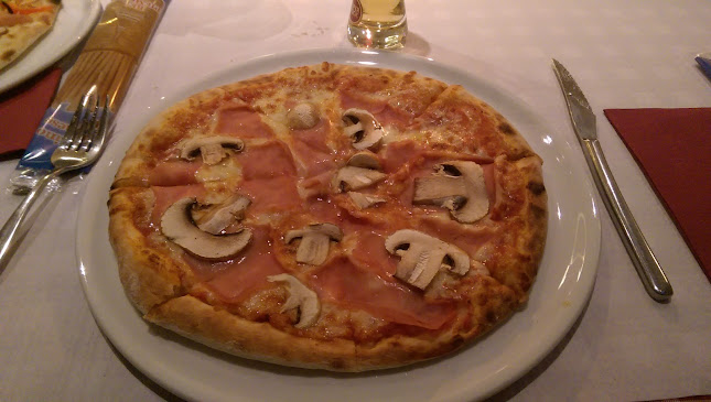 Av. Serpa Pinto 208, 4450-275 Matosinhos