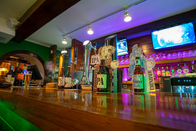 Cheers Sports Bar & Restaurant - Almada