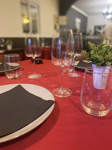 R. 25 de Abril nº99, Cajados, 2965-503