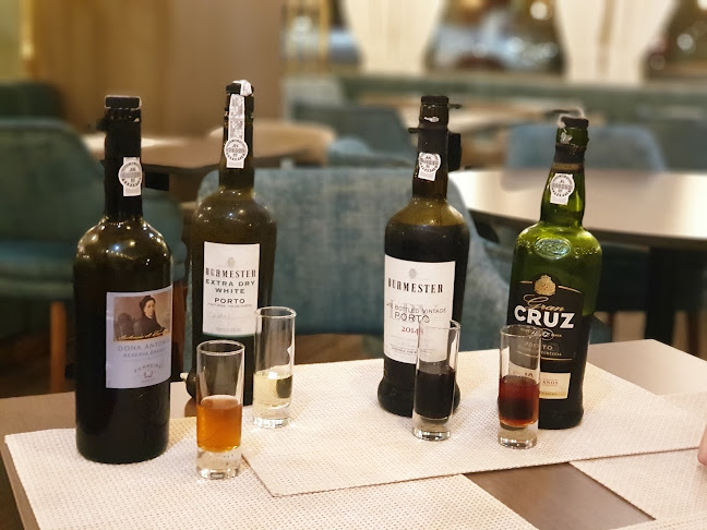 Opinii despre La Maison Rouge 40 în Porto - Gastronomia e hotelaria