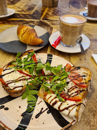 Comentarii opinii despre Mercador Café & Brunch