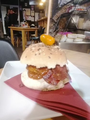 Av. Dr. Sá Carneiro lote 4 loja 1A, 2350-536 Torres Novas