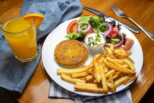 Cheers Sports Bar & Restaurant - Almada