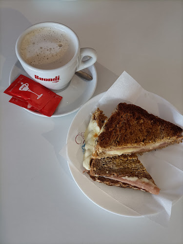 Real Pastelaria- Snacks