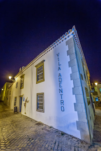 http://www.vilaadentro.pt/