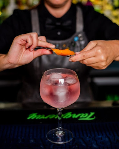 The Gin House - Gastronomia e hotelaria