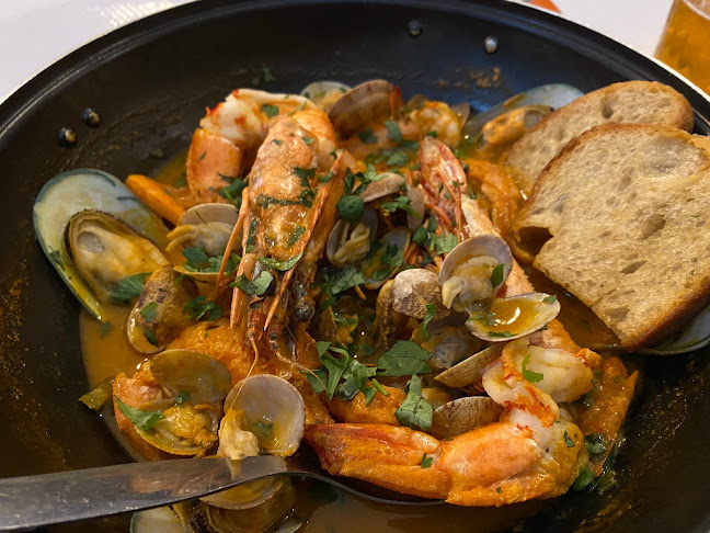 Lgo do Pé da Cruz 1, 8000-154 Faro