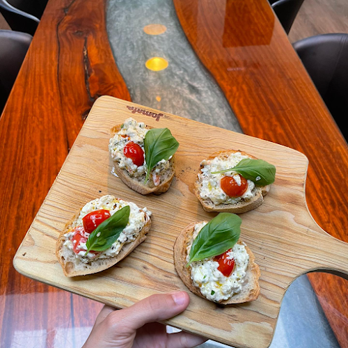 R. Pinheiro Chagas 48A, 1050-179 Lisboa