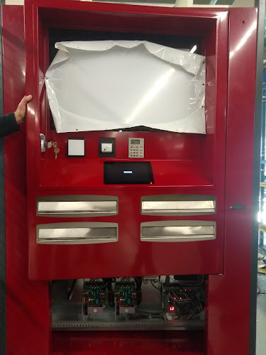 R. Dr. Sá Carneiro 93, 3700-255 São João da Madeira