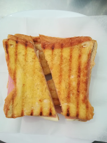 Pastelaria Um - Actividades Hoteleiras, Lda. - Amadora