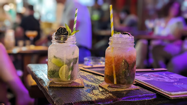 Opinii despre Los Puros Cuban Bar în Alvor - Gastronomia e hotelaria