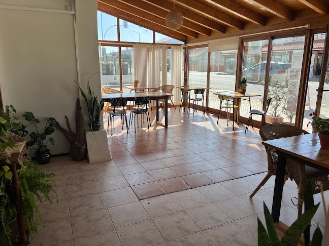 Av. 16 de Junho 134, 8670-440 Rogil