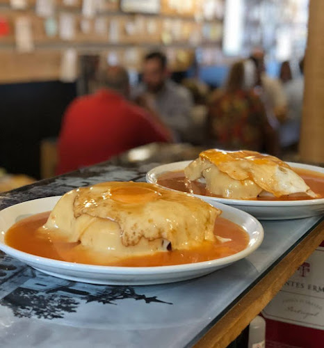 Praça dos Poveiros 122, 4000-393 Porto