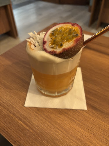 Revolucion Cocktail Bar - Funchal