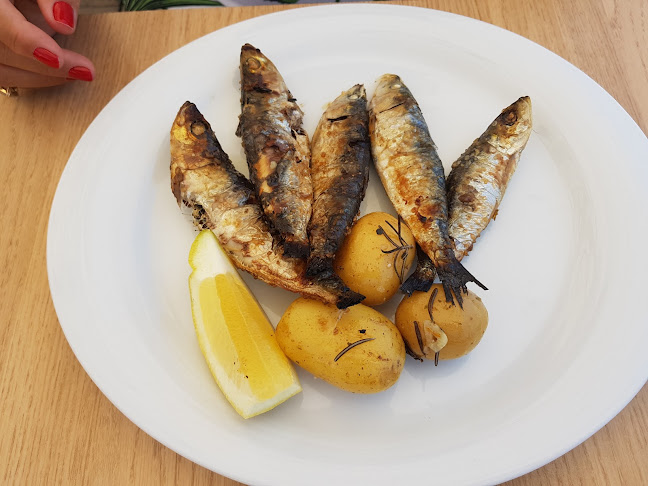 uniko Marina Restaurant Lounge