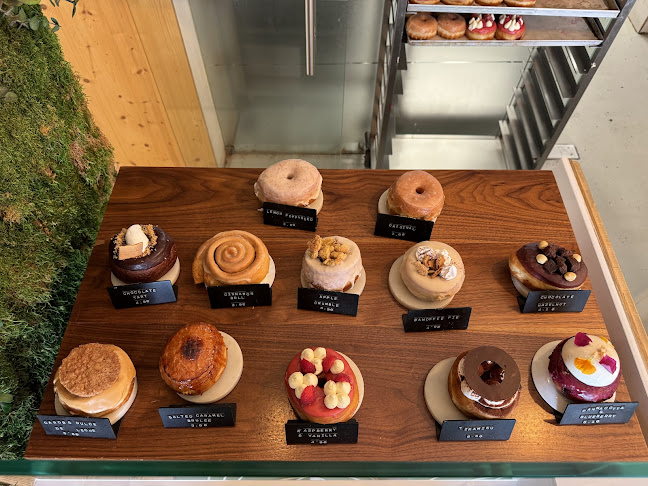 Scoop 'n Dough - Gastronomia e hotelaria