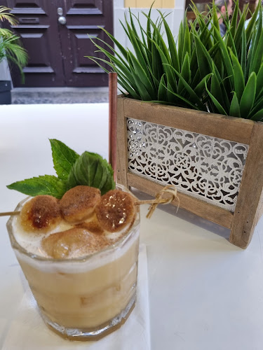 Revolucion Cocktail Bar - Gastronomia e hotelaria