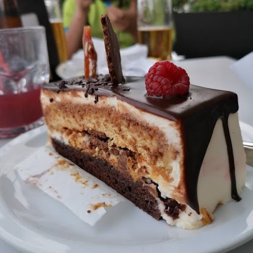 R. de Francos 122 2430, Marinha Grande