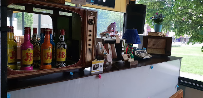 Comments and reviews of Old Fashion Caffé