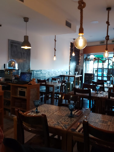 R. Pádua Correia 106, 4400-238 Vila Nova de Gaia