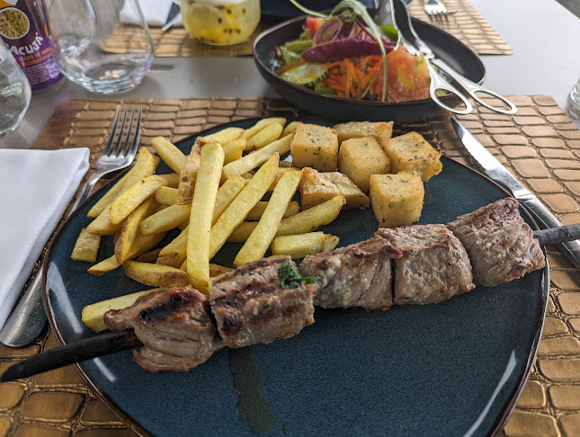 Comentarii opinii despre Tiles Restaurant