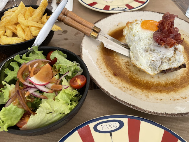 Dona Maria, Largo do chafariz, R. da Biquinha, 2510-046 Óbidos