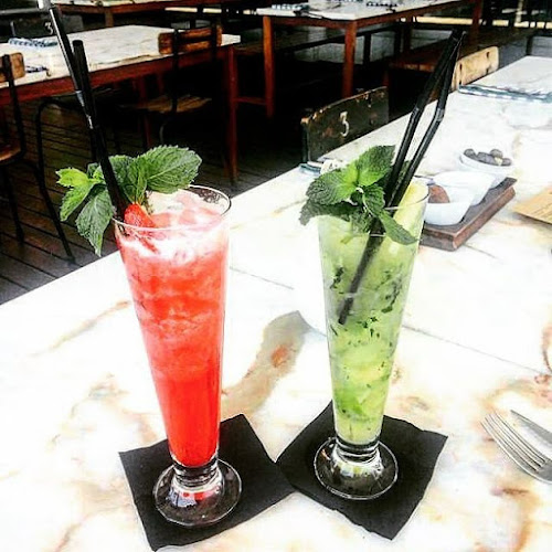 Cais da Pedra - Gastronomia e hotelaria