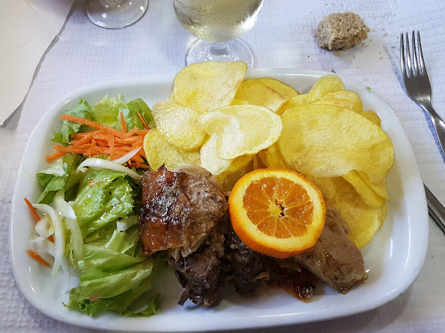 Churrascaria Vila Nova - Frango assado - Gastronomia e hotelaria