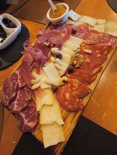 https://www.tripadvisor.pt/Restaurant_Review-g580261-d14918475-Reviews-3_Copos_Tapas_Vinhos-Esposende_Braga_District_Northern_Portugal.html