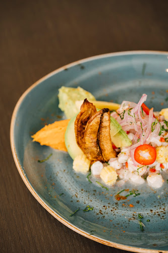 OMNIA | Restaurant & Lounge