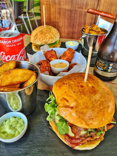 Centro Comercial Emporium Plaza, R. 25 de Abril, 4420-356 S. Cosme